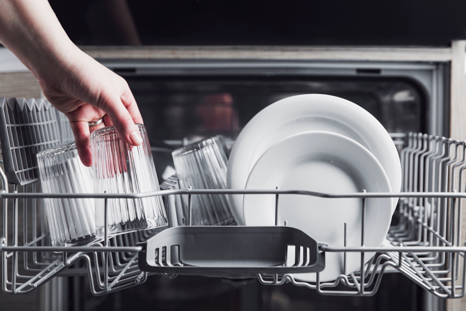 食洗機でWAVECOOKINGを洗浄するイメージ